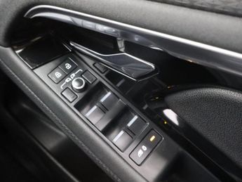 LAND ROVER RANGE ROVER EVOQUE 1.5 P300e 12.2kWh S SUV 5dr Petrol Plug-in Hybrid Auto 4WD Euro 