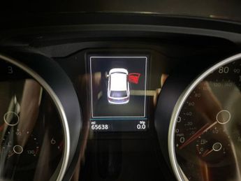 VOLKSWAGEN TIGUAN 2.0 TDI BlueMotion Tech SE Navigation SUV 5dr Diesel DSG 4Motion