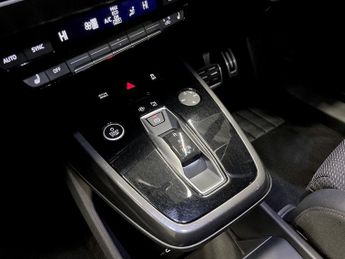 AUDI Q4 E-TRON 40 S line SUV 5dr Electric Auto 82kWh (204 ps)