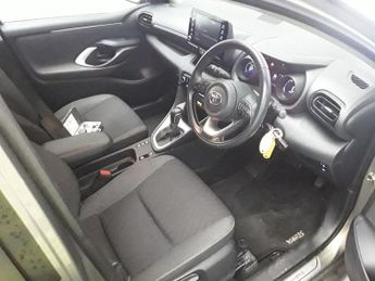 TOYOTA YARIS 1.5 VVT-h Design Hatchback 5dr Petrol Hybrid E-CVT Euro 6 (s/s) 