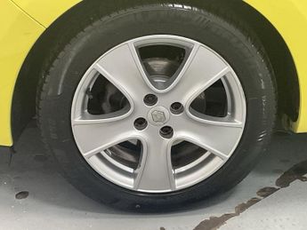 RENAULT CLIO 1.2 16V Dynamique MediaNav Hatchback 5dr Petrol Manual Euro 5 (7