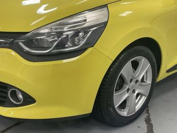 RENAULT CLIO 1.2 16V Dynamique MediaNav Hatchback 5dr Petrol Manual Euro 5 (7