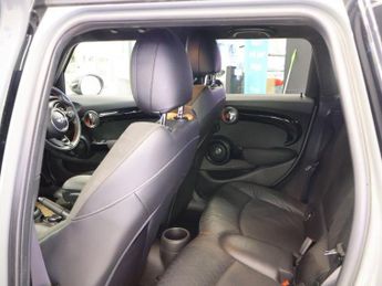 MINI HATCH 2.0 Cooper SD Hatchback 5dr Diesel Auto 6Spd Euro 6 (s/s) (170 p