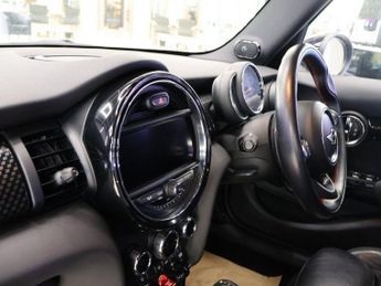 MINI HATCH 2.0 Cooper SD Hatchback 5dr Diesel Auto 6Spd Euro 6 (s/s) (170 p