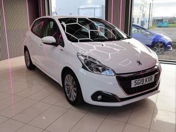 Peugeot 208 1.2 PureTech Signature Hatchback 5dr Petrol Manual Euro 6 (s/s) 