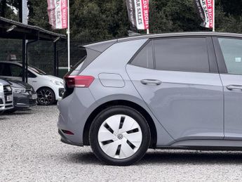 VOLKSWAGEN ID.3 58kWh Family Pro [Pan Roof] 5dr - ONE OWNER