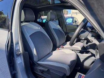 VOLKSWAGEN ID.3 58kWh Family Pro [Pan Roof] 5dr - ONE OWNER