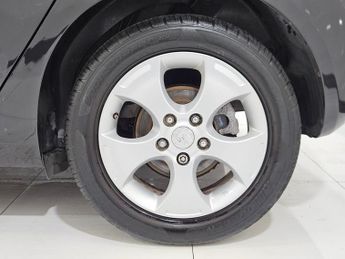 KIA VENGA 1.6 2 MPV 5dr Petrol Auto Euro 5 (123 bhp)