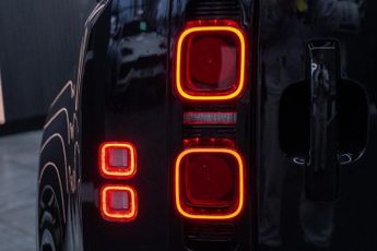 LAND ROVER DEFENDER 3.0 D250 MHEV SE Hard Top SUV 5dr Diesel Auto 4WD MWB Euro 6 (s/