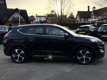 HYUNDAI TUCSON 2.0 CRDi Premium SUV 5dr Diesel Auto 4WD Euro 6 (136 ps)