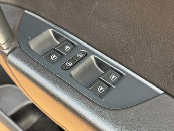 VOLKSWAGEN TOUAREG 3.0 TDI V6 BlueMotion Tech R-Line SUV 5dr Diesel Tiptronic 4WD E