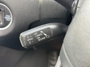 VOLKSWAGEN TOUAREG 3.0 TDI V6 BlueMotion Tech R-Line SUV 5dr Diesel Tiptronic 4WD E