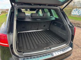 VOLKSWAGEN TOUAREG 3.0 TDI V6 BlueMotion Tech R-Line SUV 5dr Diesel Tiptronic 4WD E