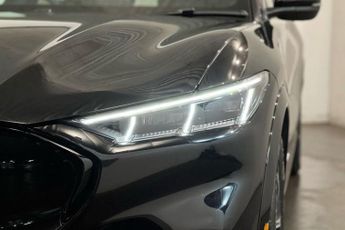 FORD MUSTANG MACH-E Standard Range 70kWh SUV 5dr Electric Automatic AWD (269 ps) Rea