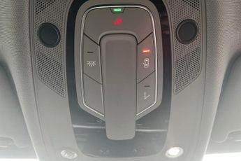 AUDI A4 AVANT 2.0 TDI 35 Technik Estate 5dr Diesel S Tronic Euro 6 (s/s) (163 