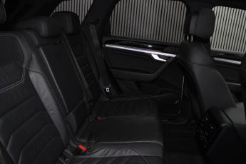 VOLKSWAGEN TOUAREG 3.0 TDI V6 R-Line Tech SUV 5dr Diesel Tiptronic 4Motion Euro 6 (