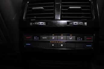 VOLKSWAGEN TOUAREG 3.0 TDI V6 R-Line Tech SUV 5dr Diesel Tiptronic 4Motion Euro 6 (