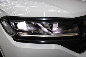 VOLKSWAGEN TOUAREG 3.0 TDI V6 R-Line Tech SUV 5dr Diesel Tiptronic 4Motion Euro 6 (