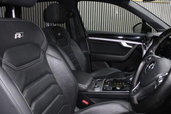 VOLKSWAGEN TOUAREG 3.0 TDI V6 R-Line Tech SUV 5dr Diesel Tiptronic 4Motion Euro 6 (