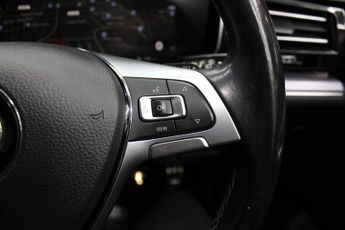 VOLKSWAGEN TOUAREG 3.0 TDI V6 R-Line Tech SUV 5dr Diesel Tiptronic 4Motion Euro 6 (