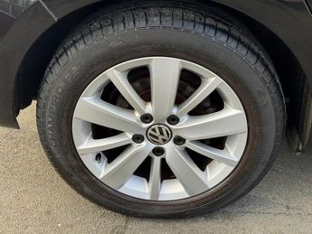VOLKSWAGEN GOLF 1.6 TDI Match Hatchback 5dr Diesel DSG Euro 5 (105 ps)