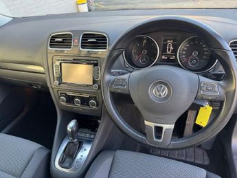 VOLKSWAGEN GOLF 1.6 TDI Match Hatchback 5dr Diesel DSG Euro 5 (105 ps)
