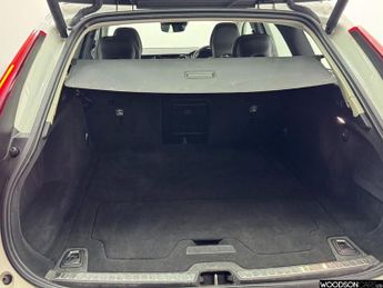 VOLVO V90 2.0 T4 Momentum Plus Estate 5dr Petrol Auto Euro 6 (s/s) (190 ps