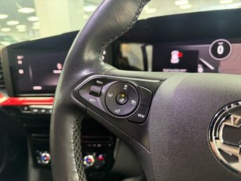 VAUXHALL MOKKA ELECTRIC 50kWh SRi Premium SUV 5dr Electric Auto (136 ps)