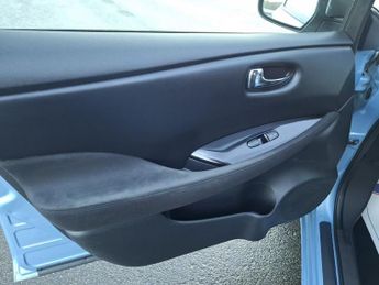 NISSAN LEAF 24kWh Acenta Hatchback 5dr Electric Auto (107 bhp)