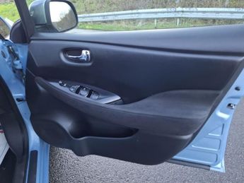 NISSAN LEAF 24kWh Acenta Hatchback 5dr Electric Auto (107 bhp)