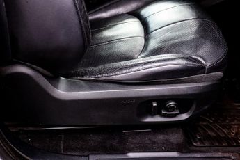 LAND ROVER RANGE ROVER EVOQUE 2.0 TD4 Landmark SUV 5dr Diesel Auto 4WD Euro 6 (s/s) (180 ps)