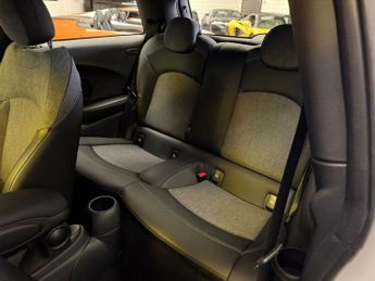 MINI Electric Hatch Cooper SE 32.6kWh Level 2 Hatchback 3dr Electric Auto (184 ps)