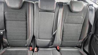 FORD KUGA 2.0 TDCi ST-Line SUV 5dr Diesel Powershift AWD Euro 6 (s/s) (180