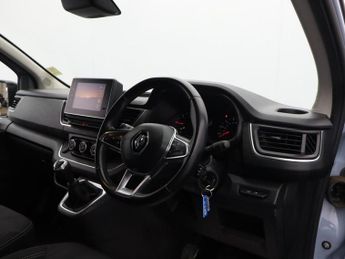 RENAULT TRAFIC 2.0 dCi Blue SL28 Sport Panel Van 5dr Diesel Manual L1 H1 Euro 6