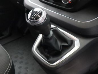 RENAULT TRAFIC 2.0 dCi Blue SL28 Sport Panel Van 5dr Diesel Manual L1 H1 Euro 6