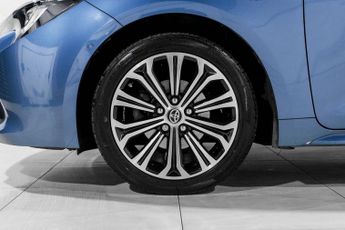 TOYOTA COROLLA 1.8 VVT-h Design Touring Sports 5dr Petrol Hybrid CVT Euro 6 (s/