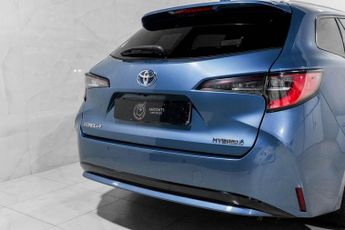 TOYOTA COROLLA 1.8 VVT-h Design Touring Sports 5dr Petrol Hybrid CVT Euro 6 (s/