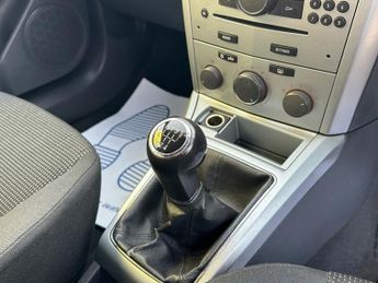 VAUXHALL ASTRA 1.8i 16v SRi Sport Hatch 3dr Petrol Manual (175 g/km, 138 bhp)