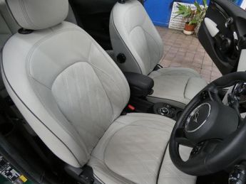 MINI Electric Hatch Cooper SE 32.6kWh Level 3 Hatchback 3dr Electric Auto (184 ps)