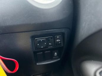 NISSAN JUKE 1.6 Visia SUV 5dr Petrol Manual Euro 5 (117 ps)