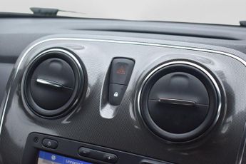 DACIA SANDERO STEPWAY 0.9 TCe Laureate Hatchback 5dr Petrol Manual Euro 6 (s/s) (90 ps