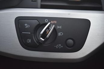 AUDI A4 AVANT 2.0 TDI S line Estate 5dr Diesel S Tronic Euro 6 (s/s) (150 ps)