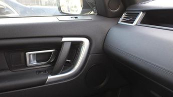 LAND ROVER DISCOVERY SPORT 2.0 TD4 HSE Black SUV 5dr Diesel Auto 4WD Euro 6 (s/s) (180 ps)