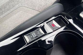 PEUGEOT E-2008 50kWh GT Premium SUV 5dr Electric Auto (136 ps) Reverse Camera, 