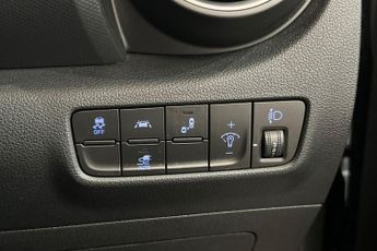 HYUNDAI KONA 64kWh Premium SUV 5dr Electric Auto (7kW Charger) (204 ps) Rear 