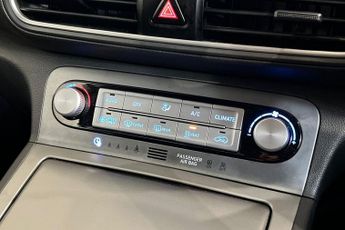 HYUNDAI KONA 64kWh Premium SUV 5dr Electric Auto (7kW Charger) (204 ps) Rear 