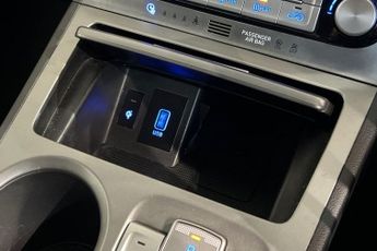 HYUNDAI KONA 64kWh Premium SUV 5dr Electric Auto (7kW Charger) (204 ps) Rear 