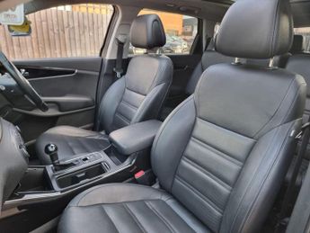 KIA SORENTO 2.2 CRDi KX-3 SUV 5dr Diesel Auto AWD Euro 6 (197 bhp)