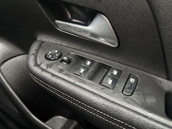 VAUXHALL MOKKA ELECTRIC 50kWh SRi Nav Premium SUV 5dr Electric Auto (136 ps)