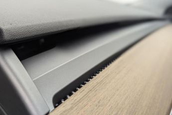 TESLA Model 3 (Dual Motor) Long Range Saloon 4dr Electric Auto 4WDE (346 ps)